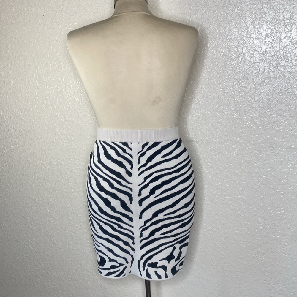 Bebe sexy skirt - Picture 2 of 6